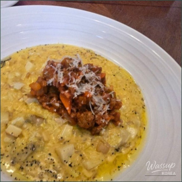 Discovering Hidden Gem: Bistro Sarangbang in Hongdae_09