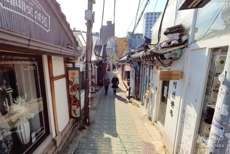 Urban redevelopment landscape of Jongno-gu focusing on historical preservation