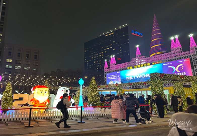 Cheonggyecheon Winter Lights installation viewed from above
