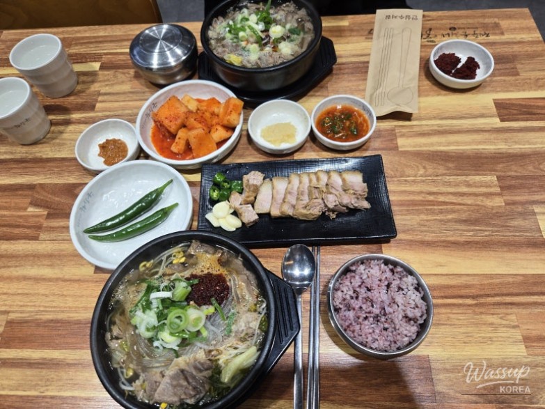 Delicious Jeju-Style Hangover Soup at Eunhee's in Yeonsu_04