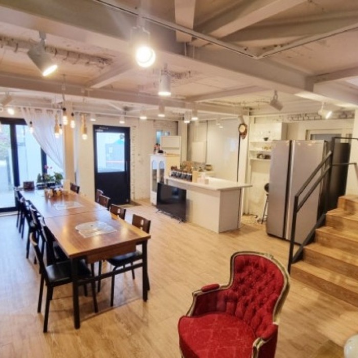 Charming 32-Pyeong Office Space in Yeonnam-dong_01