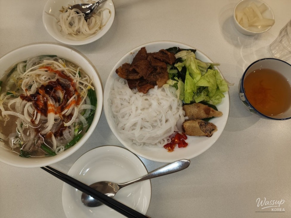 Interior details of Lotte Concert Hall during intermission