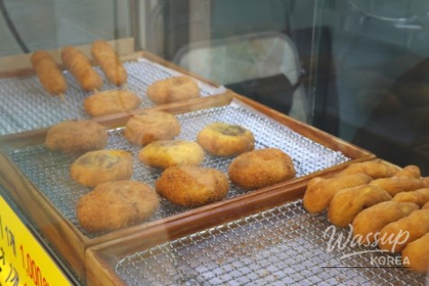 Exploring Jangheung: The Delight of Sweet Rice Doughnuts_09
