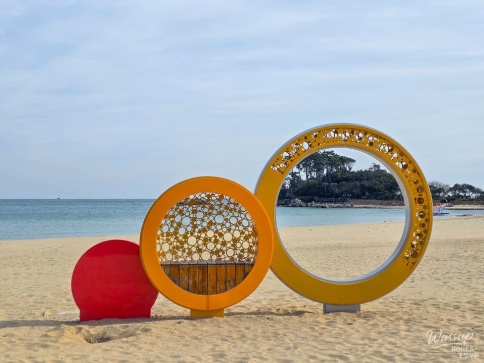 Sea view from the pedestrian bridge creating a sense of openness