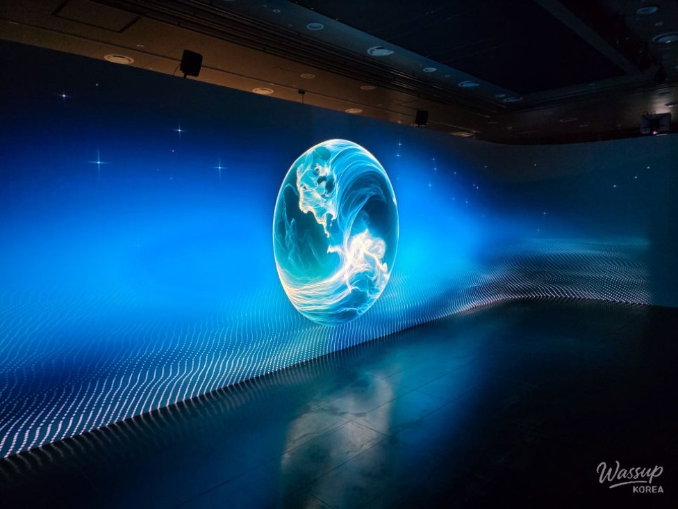 Walking route through outdoor exhibition spaces at Yeonorang-Seonyeo Theme Park