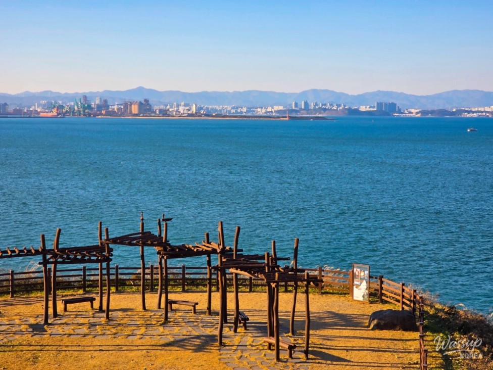 Overall view of Yeonorang-Seonyeo Theme Park facing the East Sea in Pohang