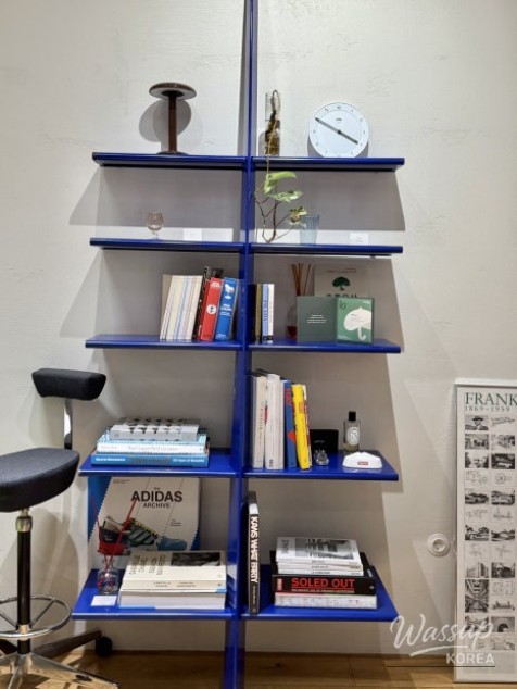 Holiday gift shopping atmosphere inside 1507 Benefit Lounge