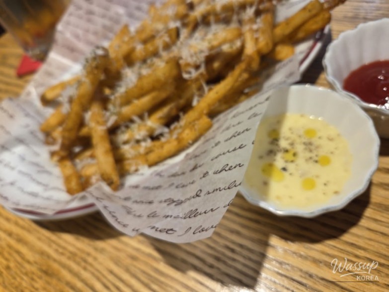 Potion brunch cafe 분위기 shot near Haeundae Station