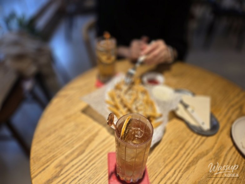 Potion cafe winter mood photo near Haeundae Harrydan-gil