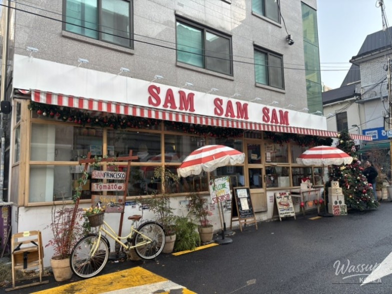Sam Sam Sam restaurant exterior and atmosphere in Yongsan