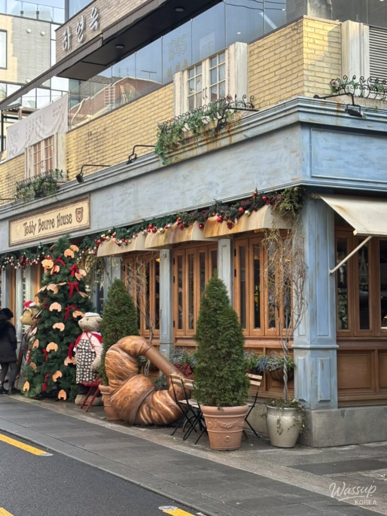 Teddy Bear House interior and Hannam-dong street vibes