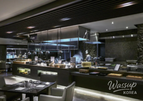 Evening atmosphere around Maison Glad Jeju hotel facilities