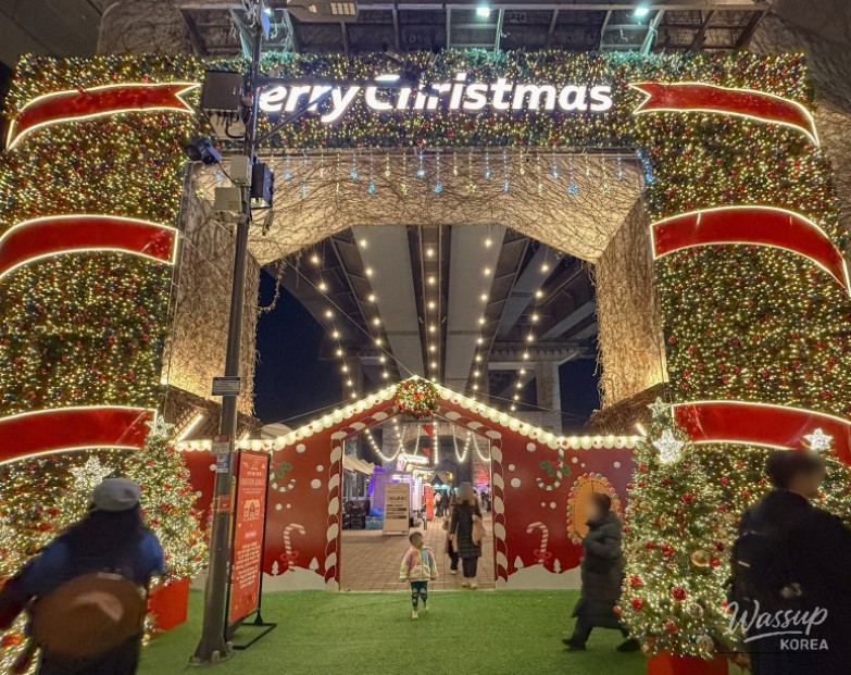 Romantic night view of the main Christmas tree at Ttukseom Han River Park