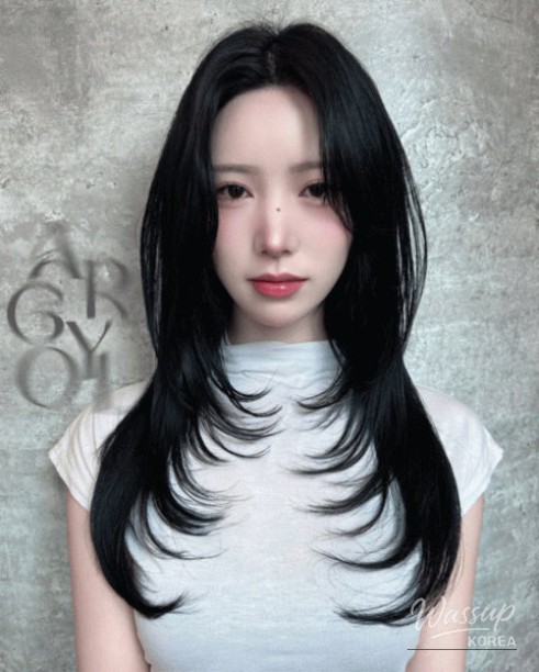 Cafe-style interior design and relaxing atmosphere at Argyle Hongdae hair salon