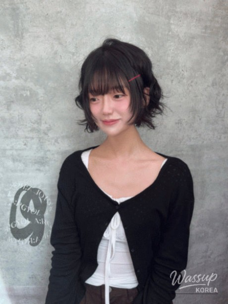 Finished hairstyle with easy styling and natural volume after visiting Argyle Hongdae