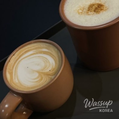 Quiet café atmosphere ideal for studying and resting