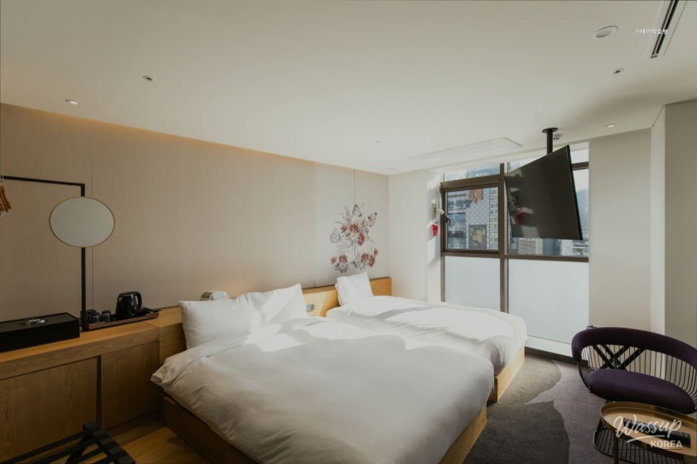 Lobby and common area atmosphere inside Stayrak Hotel