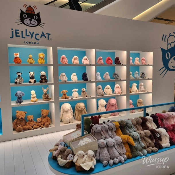 Chef-themed Jellycat popup experience at the Seongsu location