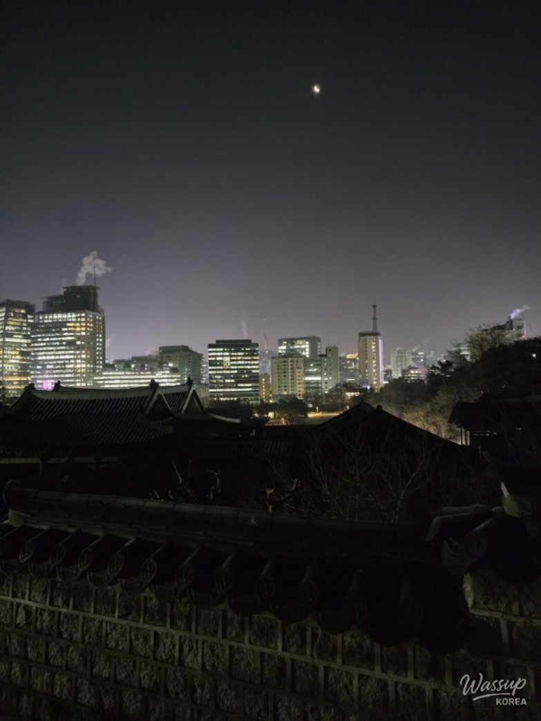 Winter details captured along the Seoul city walk