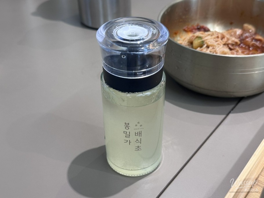 Delivery packaging and neatly packed dishes from Bongmilga