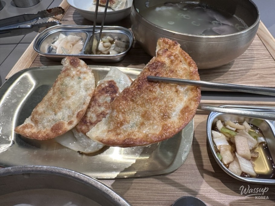 Texture detail of tofu-filled Pyongyang fried dumplings