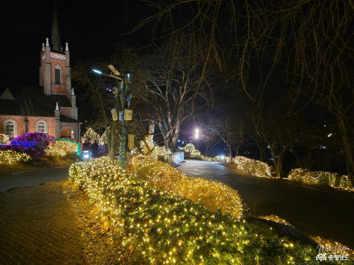 December Christmas Destination: Gongseri Catholic Church in Asan_16