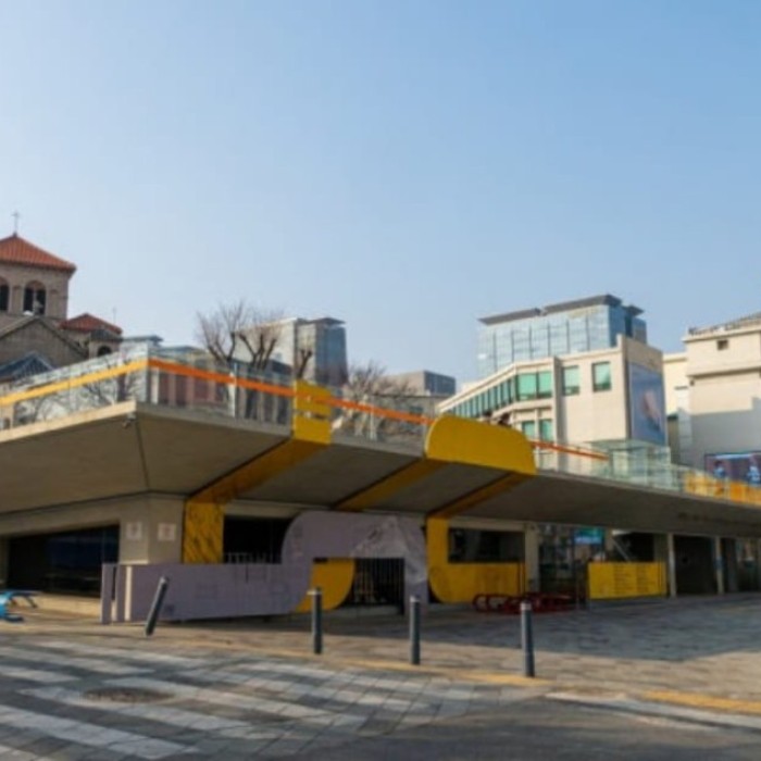 Exterior view of the Seoul Urban Architecture Exhibition Hall near Deoksugung Stonewall Path
