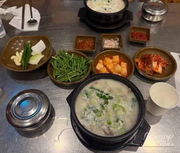 A colorful and artistic entrance welcoming visitors to Millac the Market in Busan