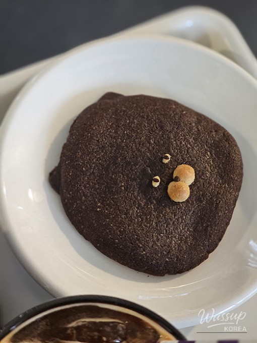 The exterior sign of the Point Nine escape room in Kondae