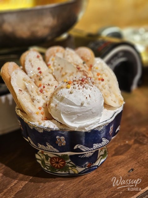 A tray of dango ready for serving