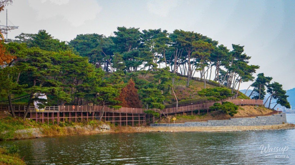 The exotic outdoor terrace of Yedangho Rest House offering a panoramic view of the water