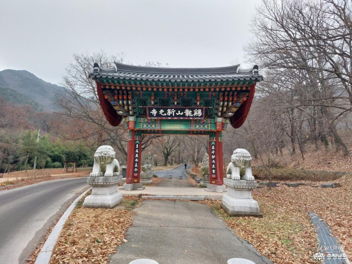 View of the Daeungjeon Hall and the surrounding mountain ridges at Sinwon Temple