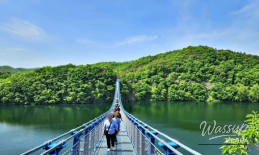 Panoramic view of a large outdoor snow village and park