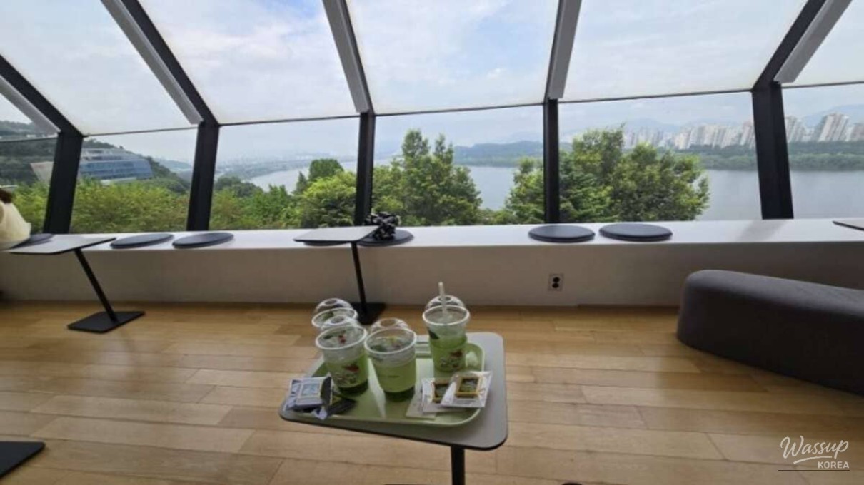 Digital art recreating the golden artifacts of a Pharaoh's tomb