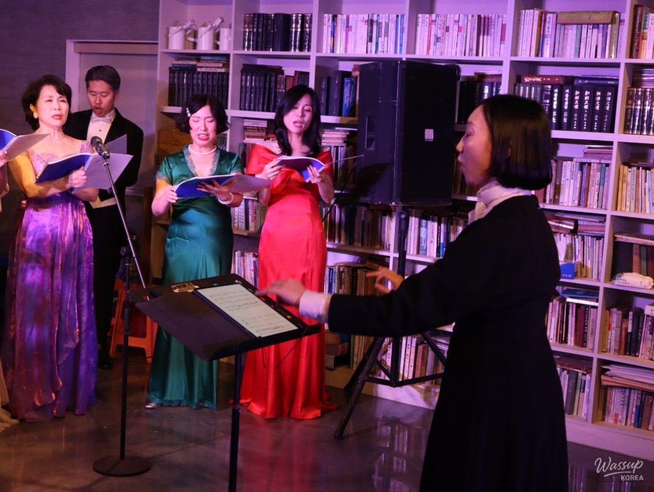 A powerful duet performance by the S.A.M Ensemble members on a beautifully lit stage