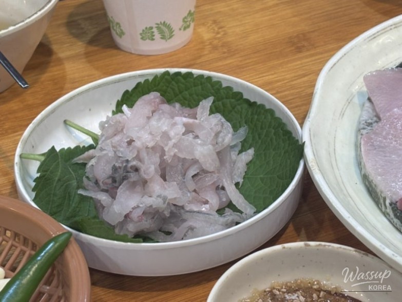 A commemorative photo with friends celebrating the arrival of the New Year