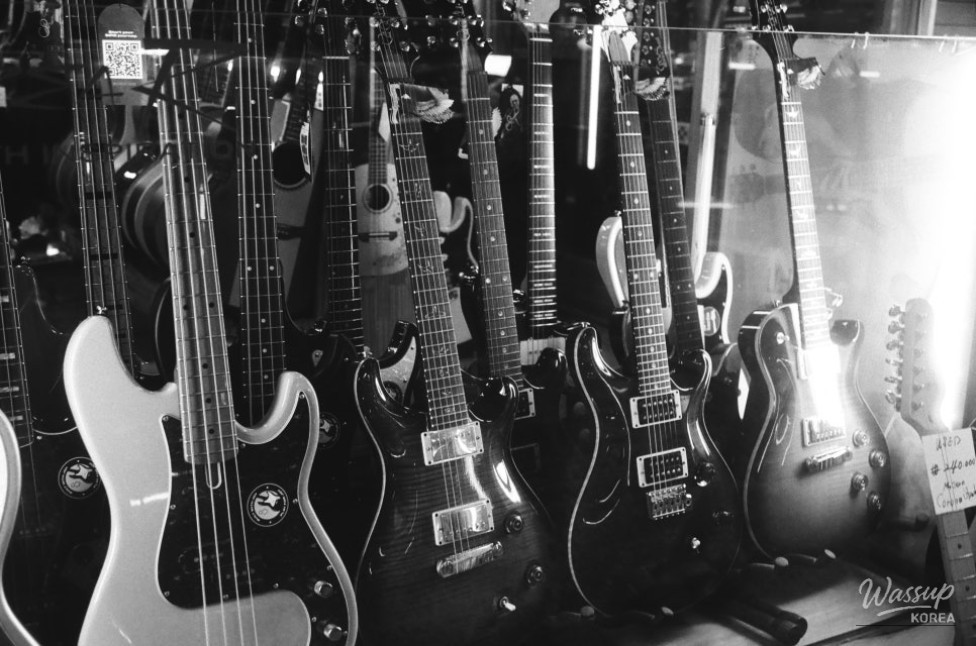 The final developed film scan of a busy Insadong intersection