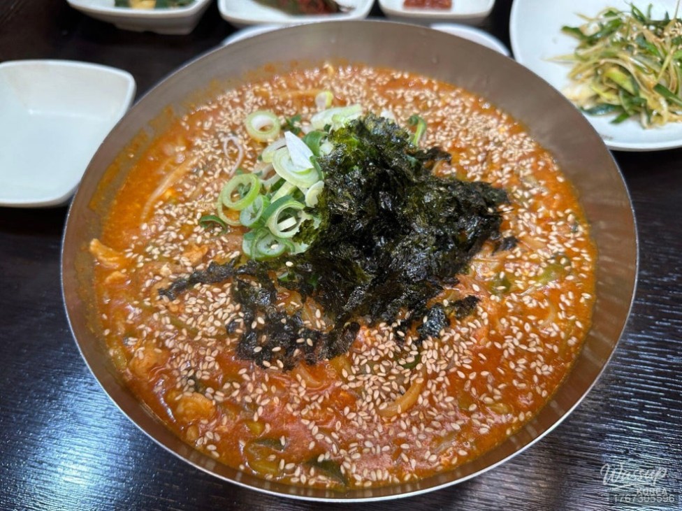 Premium pre-cooked grilled meat served at Damong House Sinnonhyeon branch