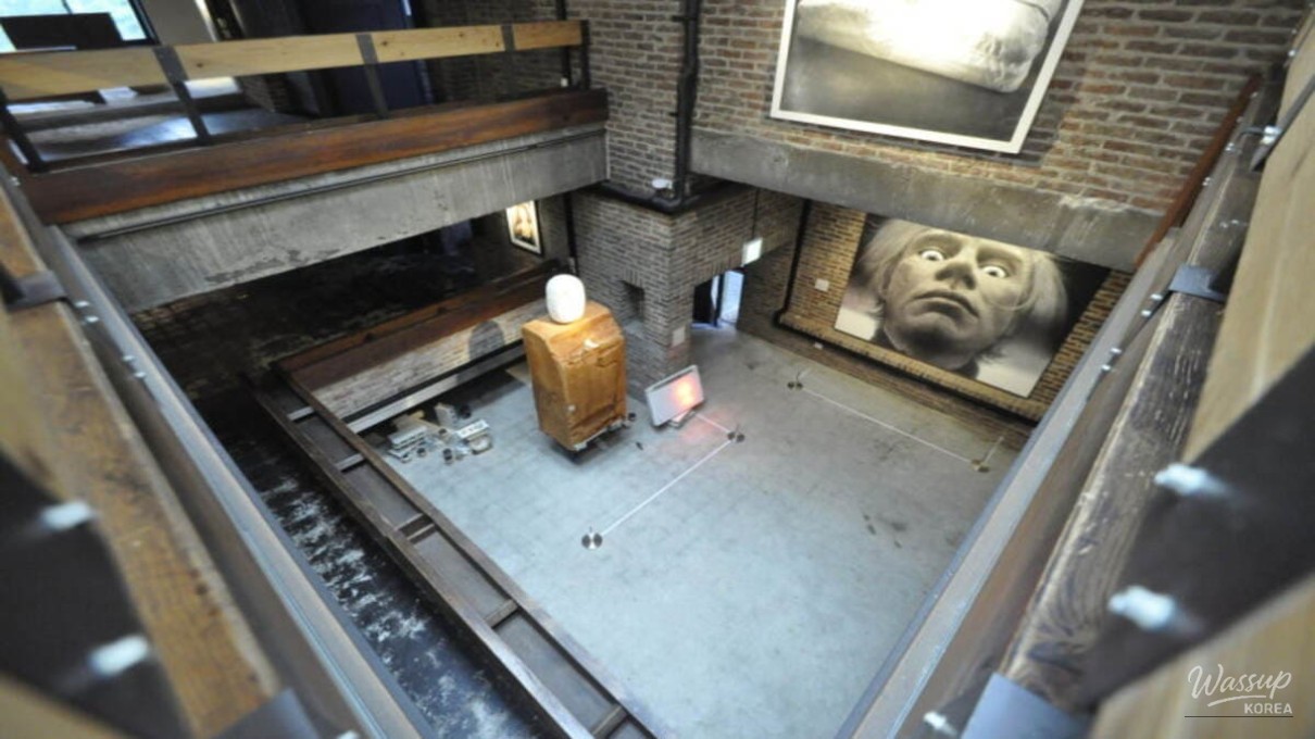 Exploring the Arario Museum in Space: A Hidden Gem in Seoul_03