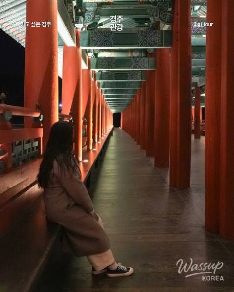 The tranquil atmosphere of Daereungwon path during the late evening