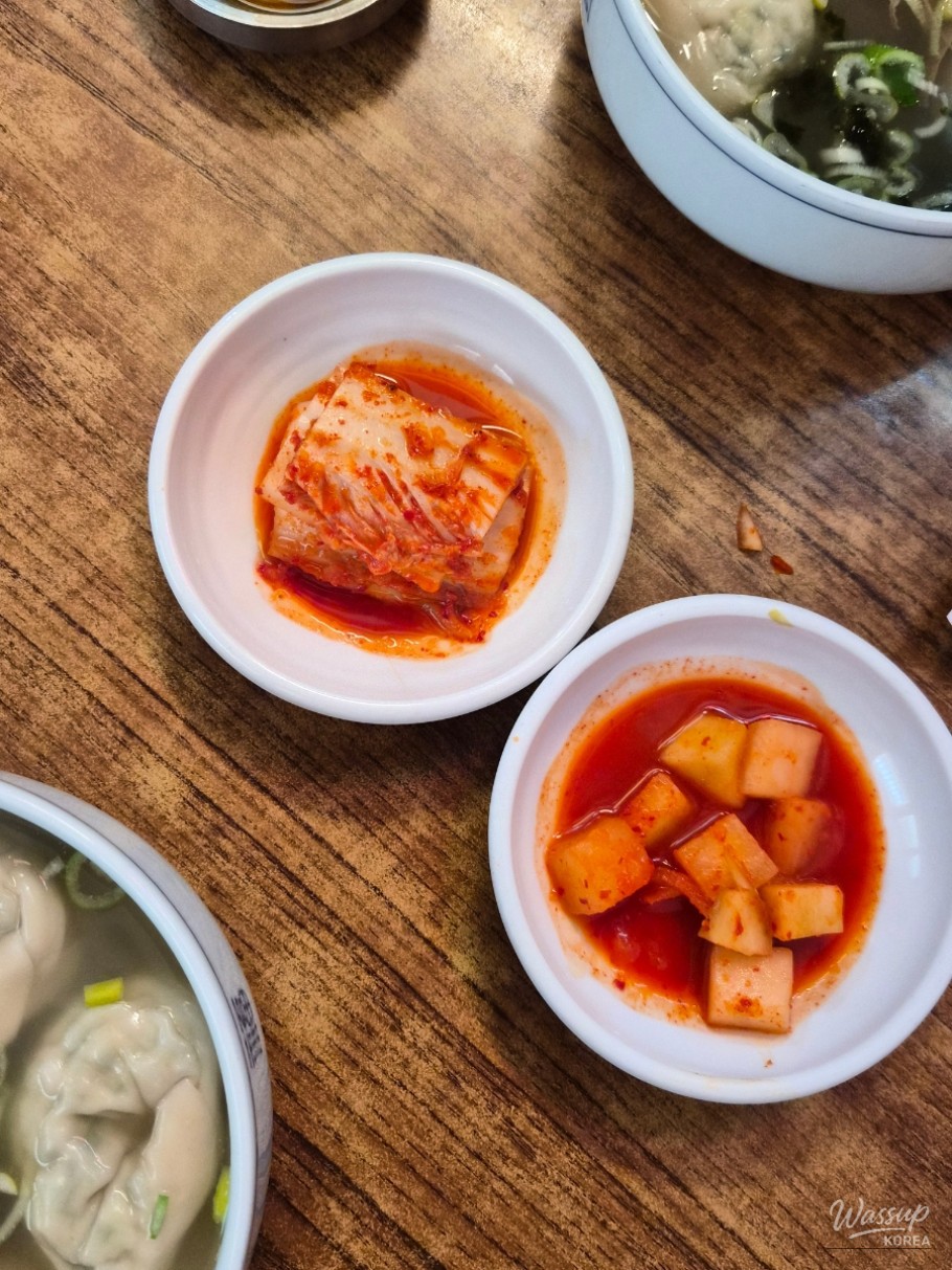 Exploring Insadong's GaeSeong Dumplings and Tteokguk_09