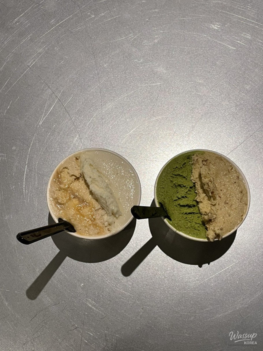 Interior ambiance of 123 Gelato Jongno branch