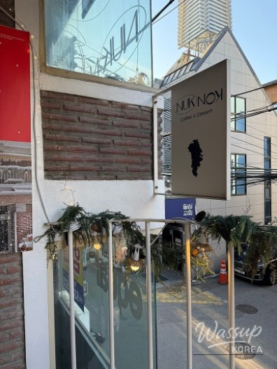 Fresh Strawberry Chocolate Milk, iced latte, and tiramisu cake ordered at Nuknok Yeonnam branch in Yeonnam-dong