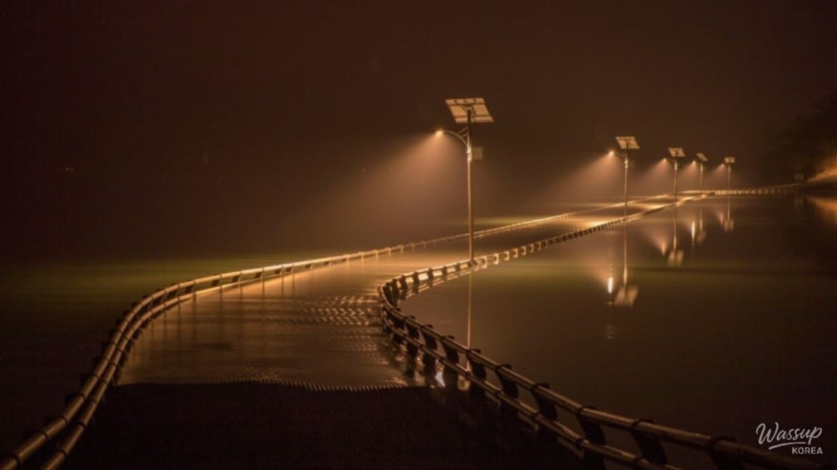 Exploring the Enchanting Underwater Path of Ungdo Island_01