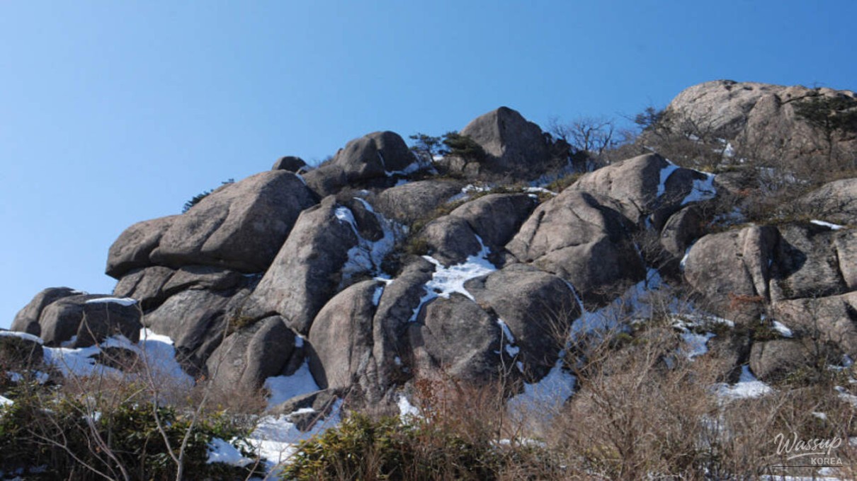 Snow-covered rock formations like Ipsukdae and Sinsendae in Sobaeksan