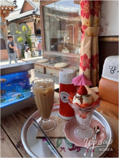 Fresh strawberry soufflé dessert served at Yangji Cafe in Gyeongju