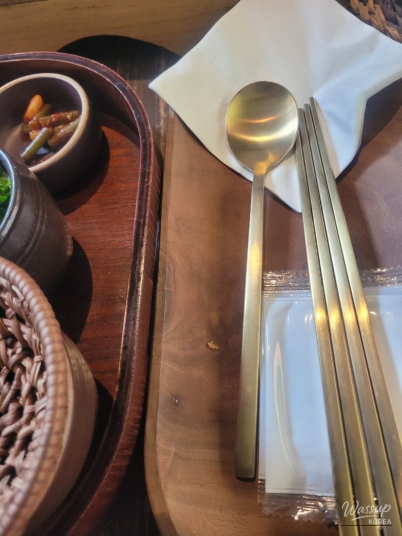 Peaceful winter scenery around Naksan Park near Changsin-dong