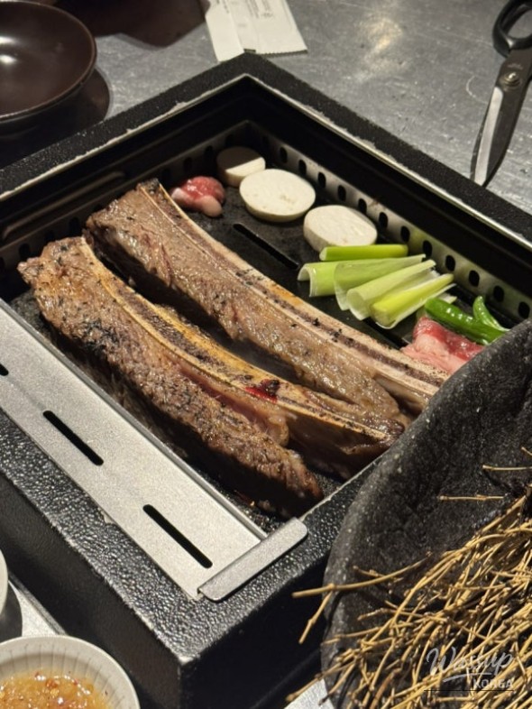 Grilled beef skirt steak served at Mongtan Jeju