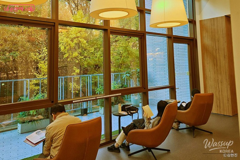 Interactive exhibition space for children at Songpa Book Museum Bookium