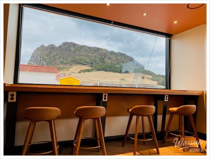 Forest-like atmosphere at Jeju Hallasan Arboretum Starbucks drive-through store